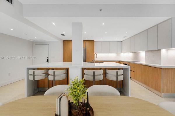 The EmeraldBay At Key Colony, 151 Crandon Blvd #136, Key Biscayne, Florida 33149, image 1