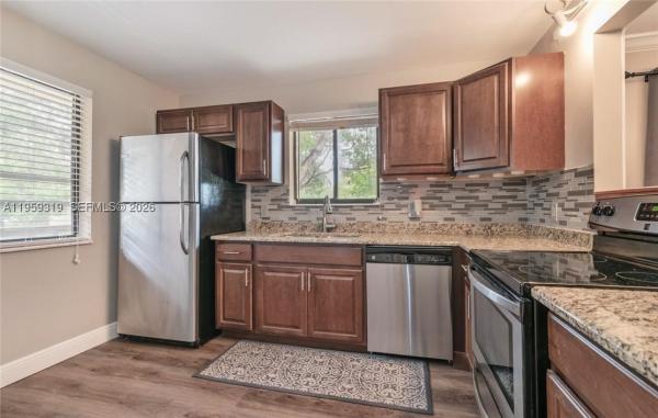 Racquet Club At Bonaventure, 402 Lakeview Dr #201, Weston, Florida 33326, image 1
