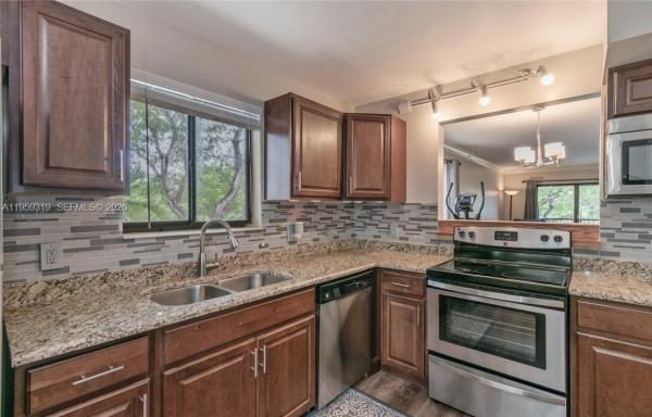 Racquet Club At Bonaventure, 402 Lakeview Dr #201, Weston, Florida 33326, image 1