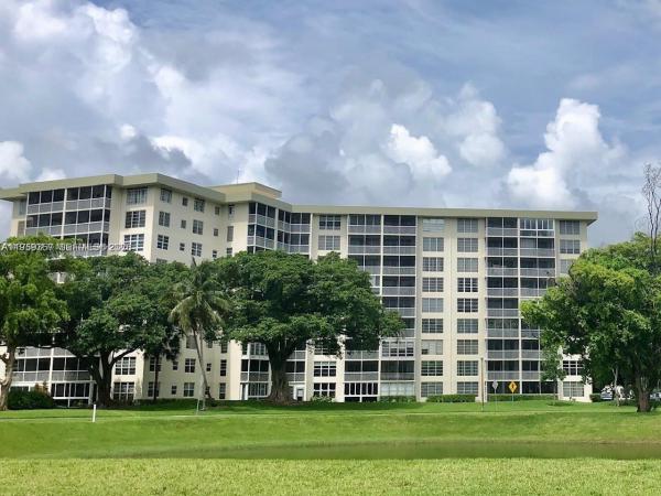 Palm-Aire Country Club 4, 2940 N Course Dr #910, Pompano Beach, Florida 33069, image 1