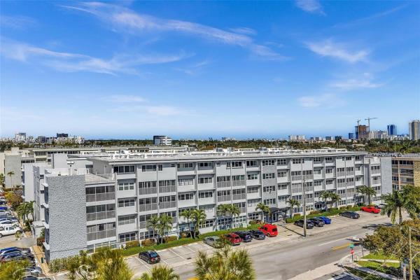 Gulfstream Garden, 329 SE 3rd St #403T, Hallandale Beach, Florida 33009, image 1