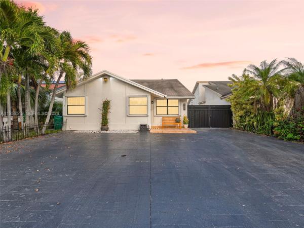 951 SW 124th Ct, Unincorporated Dade County, Florida 33184, image 1