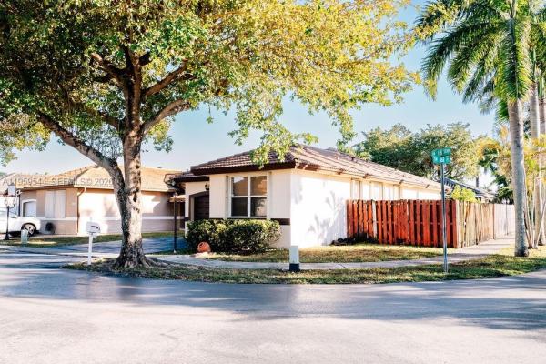 16158 SW 68th Ter, Unincorporated Dade County, Florida 33193, image 3