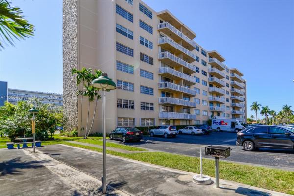 Meadowbrook Towers, 400 NE 12th Ave #505, Hallandale Beach, Florida 33009, image 1