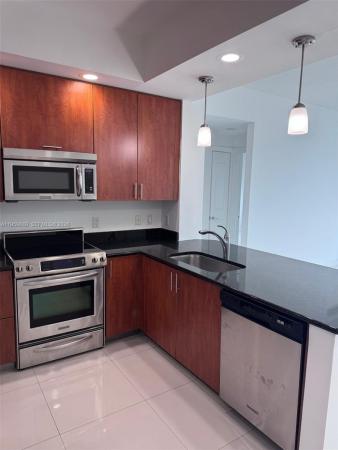 Strada 315, 315 NE 3rd Ave #1905, Fort Lauderdale, Florida 33301, image 2