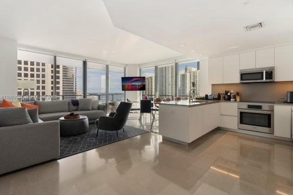 Reach Brickell City Centre, 68 SE 6th St #2101, Miami, Florida 33131, image 1