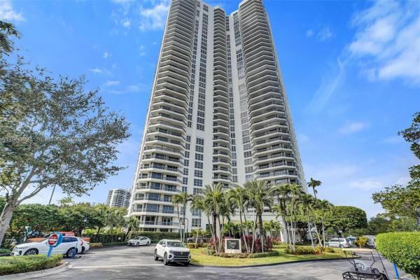 Mystic Pointe Tower 400, 3500 Mystic Pointe Dr #3206, Aventura, Florida 33180, image 1
