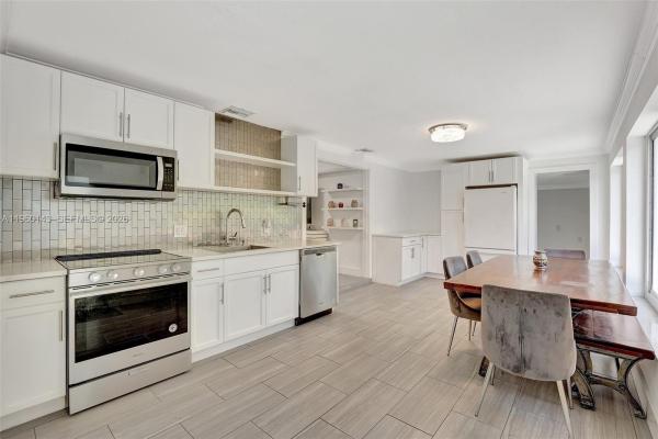 Tod Acres Country Club, 701 NE 8th St, Pompano Beach, Florida 33060, image 1