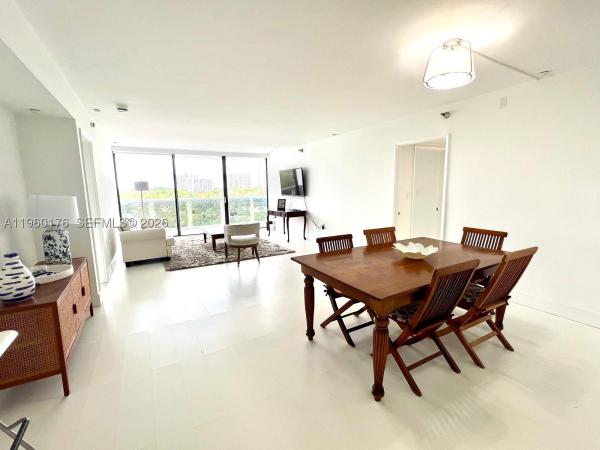 Waterview 2, 20515 E Country Club Dr #649, Aventura, Florida 33180, image 2