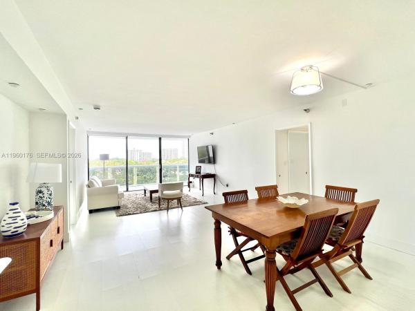 Waterview 2, 20515 E Country Club Dr #649, Aventura, Florida 33180, image 2
