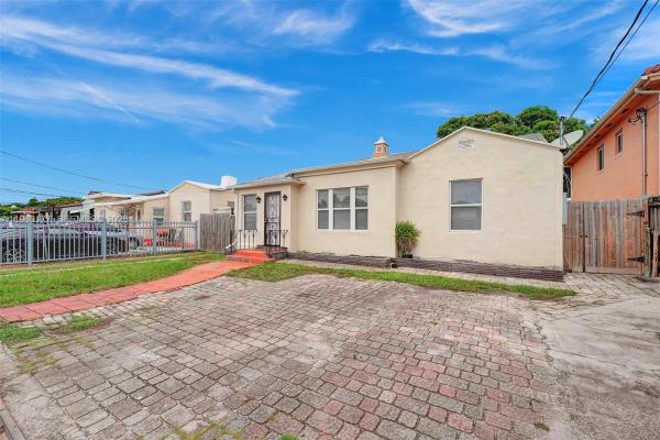 Central Park, Miami, Florida 33135, image 1