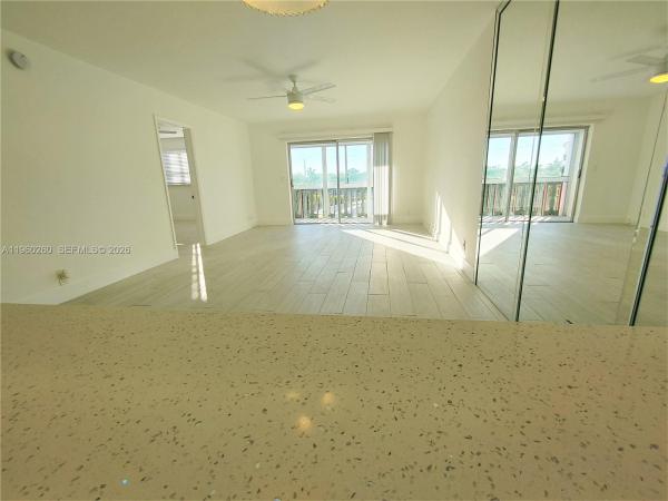 Gulfstream Garden, 215 SE 3rd Ave #307C, Hallandale Beach, Florida 33009, image 1