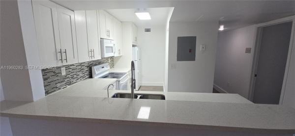 Le Club At Old Cutler, 8540 SW 212th St #207, Cutler Bay, Florida 33189, image 1