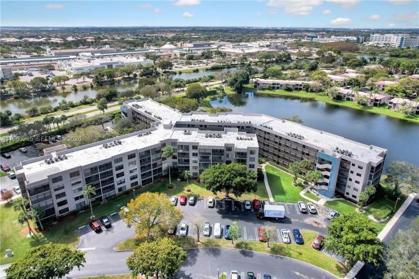 Colony Point, 900 Colony Point Cir #505, Pembroke Pines, Florida 33026, image 1