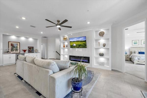 5704 Melbourne Ct. #6722, Naples, Florida 34142, image 1