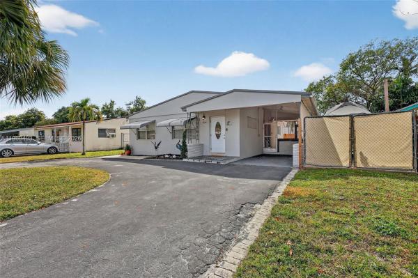 Welwyn Manor, 6264 SW 20th St, Miramar, Florida 33023, image 2