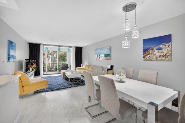 Somerset, 2801 Somerset Dr #205, Lauderdale Lakes, Florida 33311, image 2