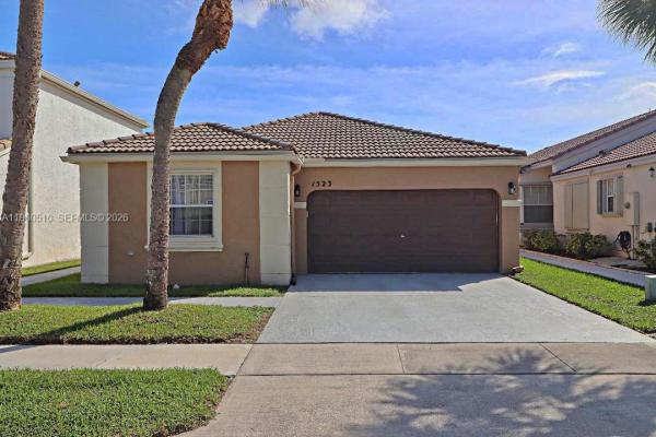 Canary Bay, 1523 NW 158th Ave, Pembroke Pines, Florida 33028, image 2