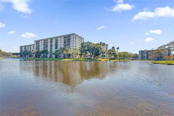 Water Chase At Cypress Bend, 2228 N Cypress Bend Dr #103, Pompano Beach, Florida 33069, image 2