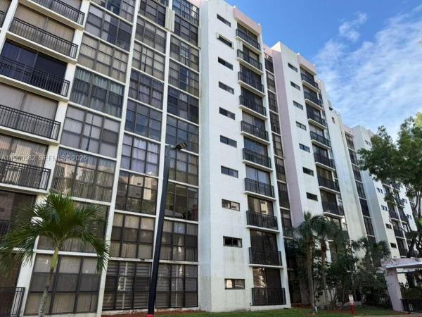 Plaza Of The Americas, 17011 N Bay Rd #709, Sunny Isles Beach, Florida 33160, image 1