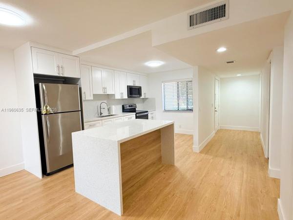 440 S Lake View Dr #102, Weston, Florida 33326, image 1