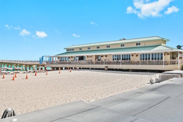 La Perla, 16699 Collins Ave #4204, Sunny Isles Beach, Florida 33160, image 2