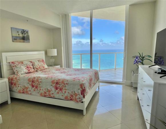 La Perla, 16699 Collins Ave #4204, Sunny Isles Beach, Florida 33160, image 1