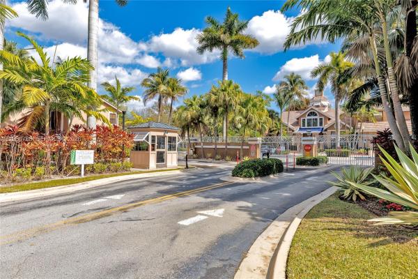 Vista Lago At The Hammocks, 15680 SW 106th Ln #815, The Hammocks, Florida 33196, image 2
