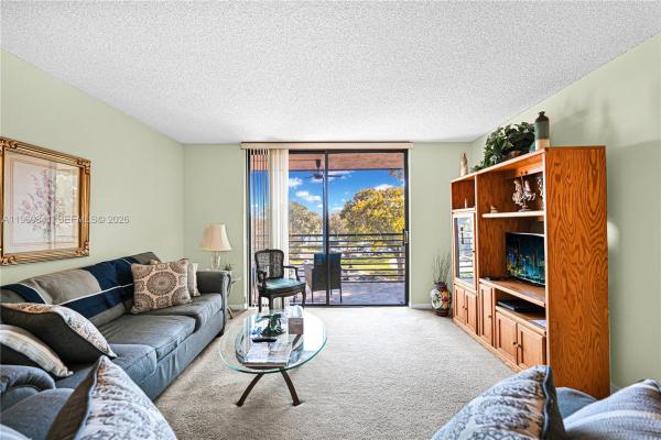 Colony Point, 1101 Colony Point Cir #422, Pembroke Pines, Florida 33026, image 2