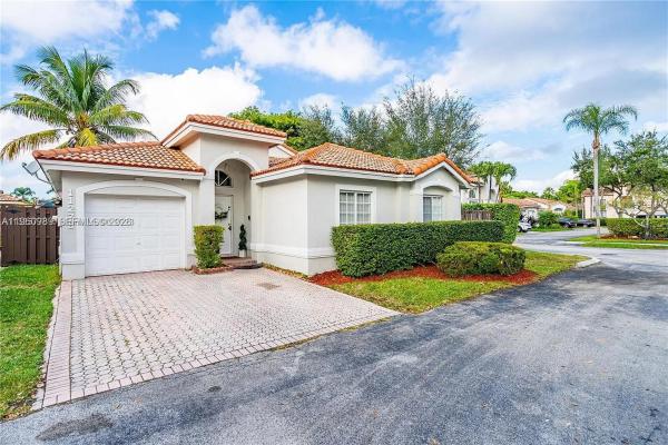 Cayman At Doral Isles, 11276 NW 58th Ter, Doral, Florida 33178, image 1