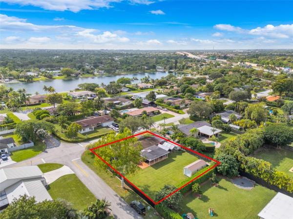 10901 SW 116th St, Unincorporated Dade County, Florida 33176, image 1