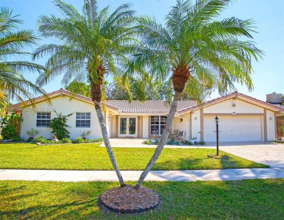 Bonaventure Lakes, 570 Royal Poinciana Ct, Weston, Florida 33326, image 1