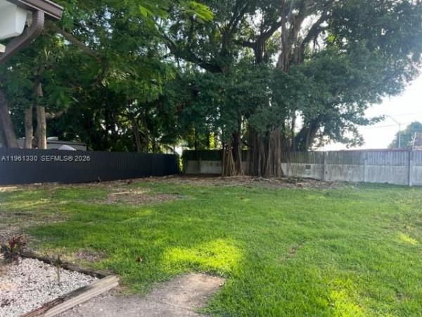 Unincorporated Dade County, Florida 33170, image 1