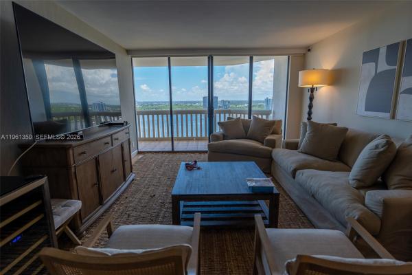 1000 Island Boulevard, 1000 W Island Blvd #2812, Aventura, Florida 33160, image 1