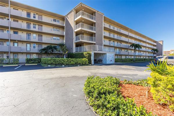 Hillcrest, 5100 Washington St #312, Hollywood, Florida 33021, image 1