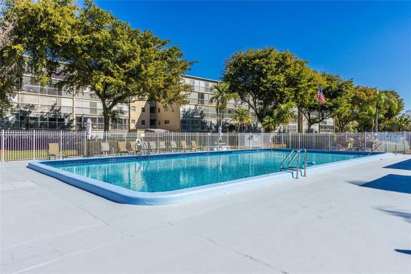 Hillcrest, 5100 Washington St #312, Hollywood, Florida 33021, image 2