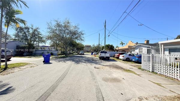 Glenroyal, 46 NW 24th Ct, Miami, Florida 33125, image 2