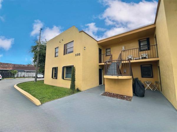 Soleil Lake, 556 NW 114th Ave #201, Sweetwater, Florida 33172, image 2