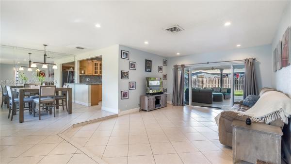 Pasadena Lakes, 9501 NW 8th St, Pembroke Pines, Florida 33024, image 2