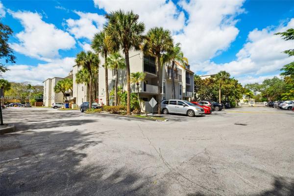 Dadeland Grove, 6886 N Kendall Dr #D102, Pinecrest, Florida 33156, image 1