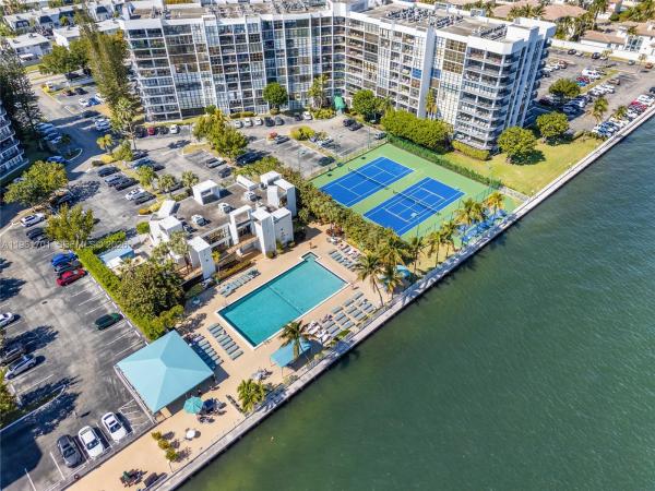 Oceanview Park, 800 Parkview Dr #729, Hallandale Beach, Florida 33009, image 1