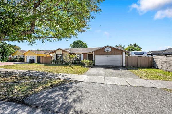Shores Lindgren, 13010 SW 119th St, The Crossings, Florida 33186, image 3