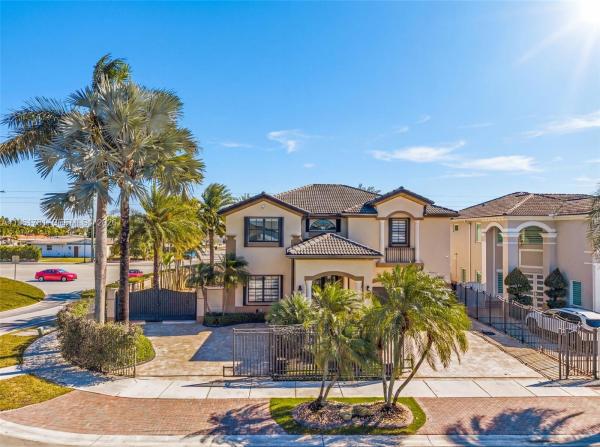 Century Gardens, 18091 NW 87th Ct, Hialeah, Florida 33018, image 2