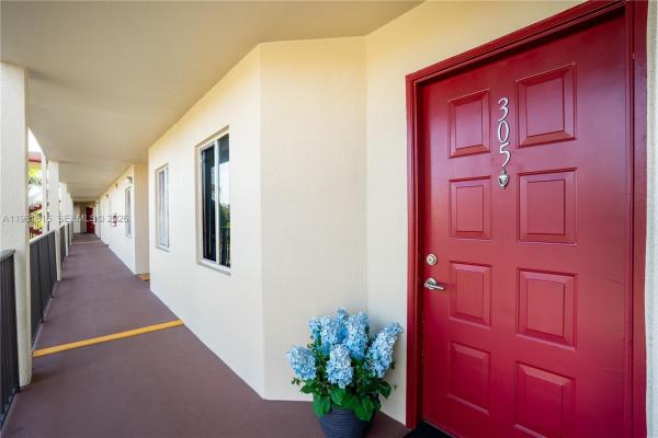 Garfield At Century Village, 1600 SW 127th Way #305C, Pembroke Pines, Florida 33027, image 1