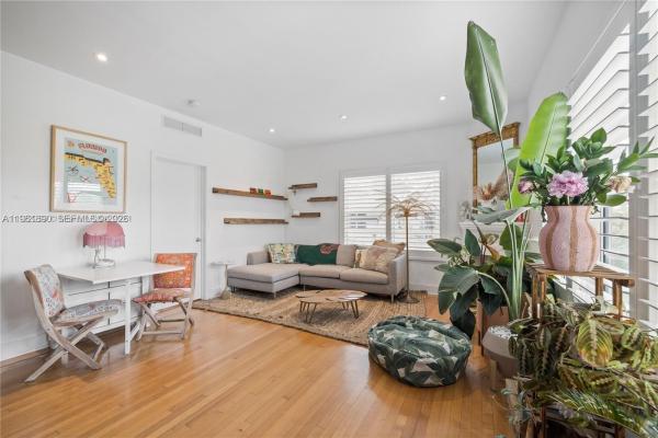 Villa Lucca South, 935 10th St #3, Miami Beach, Florida 33139, image 3