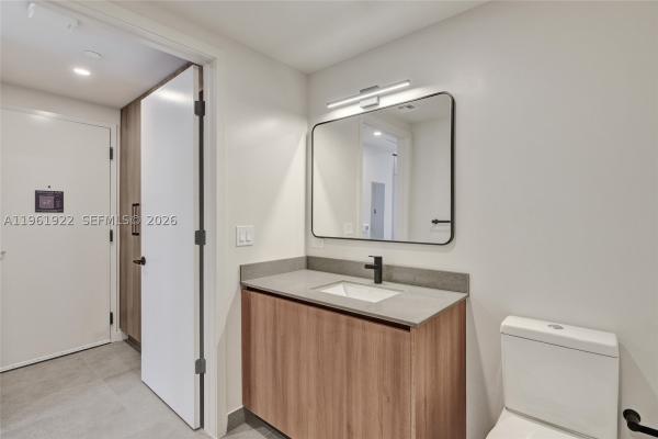 121 NE 5th St #807, Miami, Florida 33132, image 1