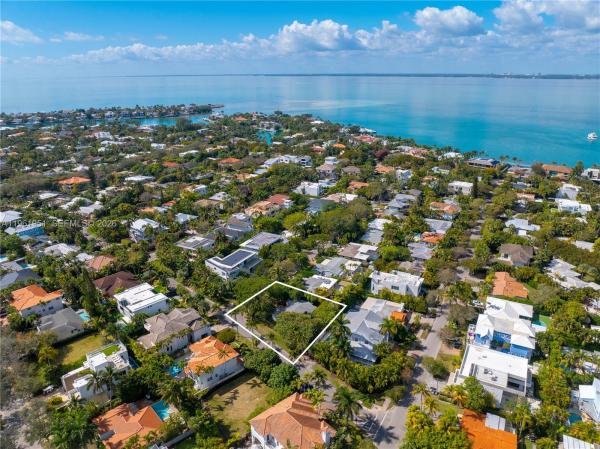 Tropical Isle Homes, 301 Redwood Ln, Key Biscayne, Florida 33149, image 3