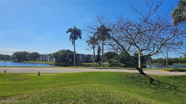 Tangerine Of Pine Island Ridge, 9480 Tangerine Pl #101, Davie, Florida 33324, image 1