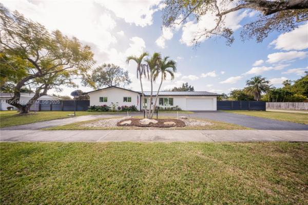 Pine Shore, 10880 SW 120th St, Kendall, Florida 33176, image 2