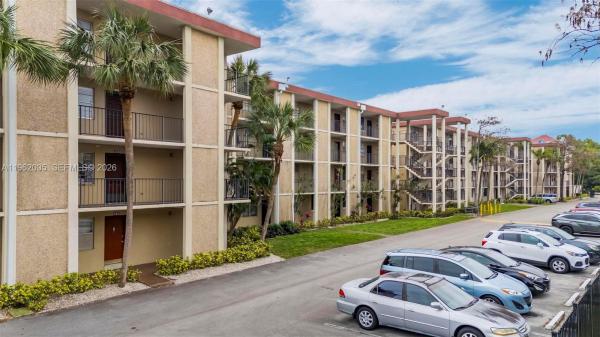 Cypress Chase, 2649 NW 48th Ter #130, Lauderdale Lakes, Florida 33313, image 2